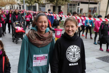 Más de 12.000 personas han participado este domingo en la VII carrera solidaria contra el cáncer de mama en Pamplona, organizada por Saray.