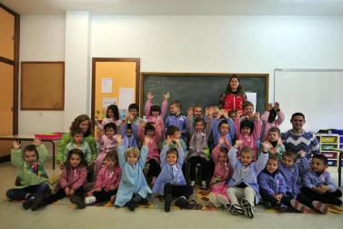 Alumnado del Colegio Público Urraca Reina de Artajona.
