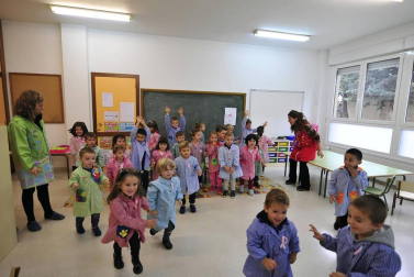 Alumnado del Colegio Público Urraca Reina de Artajona.