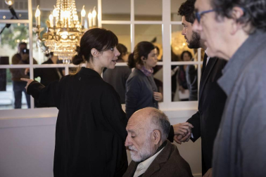 Imágenes del rodaje de 'Los asesinatos de Goya' se rodó este miércoles en el Hotel Tres Reyes de Pamplona a las órdenes con Maribel Verdú y Aura Garrido como protagonistas.