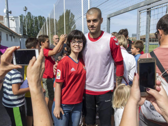 Fotos del meta de Osasuna Rubén Martínez en diferentes entrenamientos