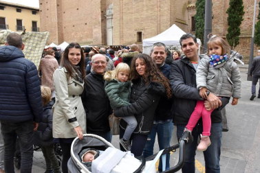 Corella ha dado lustre a su patrimonio durante la celebración de la edición número dieciséis de sus jornadas barrocas. ¡Click! se acercó a esta localidad la mañana del sábado para compartir con vecinos y visitantes un paseo por el mercado barroco y el pregón anunciador de la llegada de S.M. el Rey Don Felipe V de Borbón a Corella.