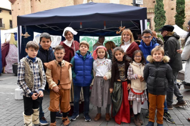 Corella ha dado lustre a su patrimonio durante la celebración de la edición número dieciséis de sus jornadas barrocas. ¡Click! se acercó a esta localidad la mañana del sábado para compartir con vecinos y visitantes un paseo por el mercado barroco y el pregón anunciador de la llegada de S.M. el Rey Don Felipe V de Borbón a Corella.
