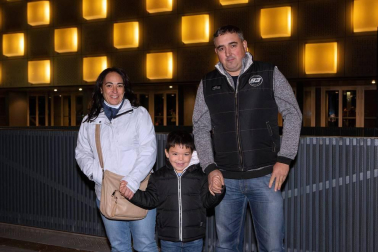 El sábado 27 de octubre el interior del pabellón Navarra Arena se convirtió, gracias a una estructura de más de 40 toneladas, en el lugar perfecto para disfrutar de la modalidad freestyle de motorismo. El espectáculo Mini Lurauto X Gravity hizo vibrar a los asistentes al evento que pudieron disfrutar, entre otros pilotos, de los saltos del campeón del mundo Tom Pagès.