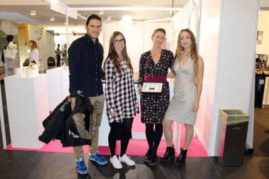 Del 26 al 28 de octubre, Baluarte acogió la feria Navarra Wedding Weekend 2018. Un espacio en el que más de 50 marcas expusieron sus novedades en productos y servicios como impresión, restauración, moda, floristería, fotografía y vídeo, etc. Además de los stands, los asistentes pudieron disfrutar de desfiles, charlas o shows de peluquería.