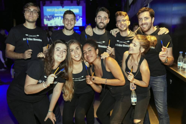 Serafín Zubiri, el Coro de Isterria, La Tribu Obembe y Javier Erro se subieron al escenario de la sala Zentral de Pamplona para participar en el concierto solidario organizado por Fundación Juan Bonal. La iniciativa que ha servido para colaborar en el día a día del centro “Elsie Gaches” en Filipinas, hogar que atiende de forma permanente a 625 niñas y niños con diferentes tipos de discapacidad física y psíquica.