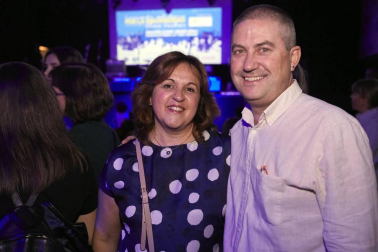 Serafín Zubiri, el Coro de Isterria, La Tribu Obembe y Javier Erro se subieron al escenario de la sala Zentral de Pamplona para participar en el concierto solidario organizado por Fundación Juan Bonal. La iniciativa que ha servido para colaborar en el día a día del centro “Elsie Gaches” en Filipinas, hogar que atiende de forma permanente a 625 niñas y niños con diferentes tipos de discapacidad física y psíquica.