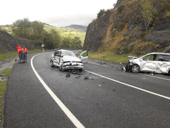 Cinco personas han resultado heridas en un choque frontal entre dos vehículos en la N-121-B, a la altura de Baztan