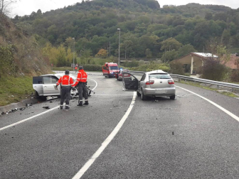 Cinco personas han resultado heridas en un choque frontal entre dos vehículos en la N-121-B, a la altura de Baztan