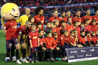 Imágenes del búscate en la grada del Osasuna-Málaga.