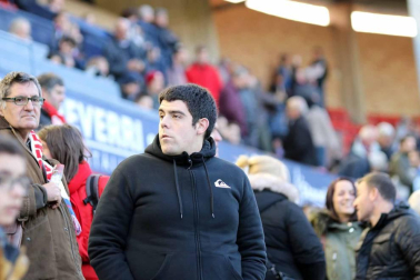 Imágenes del búscate en la grada del Osasuna-Málaga.