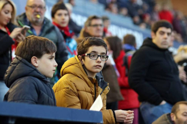 Imágenes del búscate en la grada del Osasuna-Málaga.