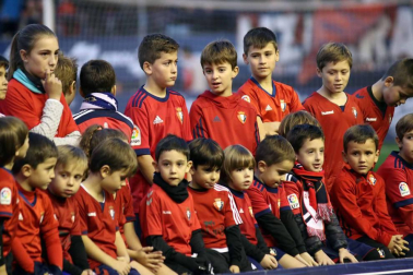 Imágenes del búscate en la grada del Osasuna-Málaga.