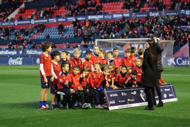 Imágenes del búscate en la grada del Osasuna-Málaga.