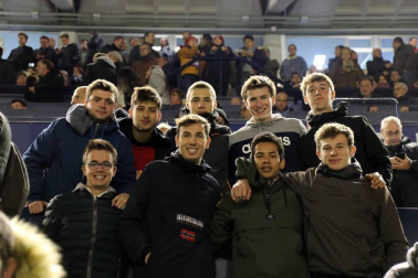 Imágenes del búscate en la grada del Osasuna-Málaga.