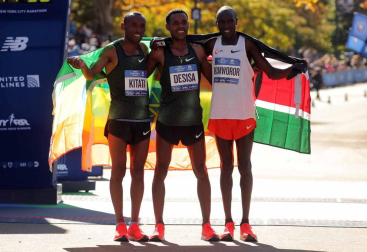 La atleta keniana Mary Keitany ganó este domingo por cuarta vez el maratón de Nueva York, donde había encadenado tres victorias seguidas entre 2014 y 2016, mientras que en hombres el etíope Lelisa Desisa se estrenó como campeón.