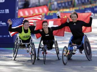 La atleta keniana Mary Keitany ganó este domingo por cuarta vez el maratón de Nueva York, donde había encadenado tres victorias seguidas entre 2014 y 2016, mientras que en hombres el etíope Lelisa Desisa se estrenó como campeón.