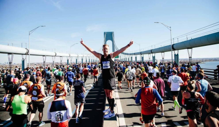 La atleta keniana Mary Keitany ganó este domingo por cuarta vez el maratón de Nueva York, donde había encadenado tres victorias seguidas entre 2014 y 2016, mientras que en hombres el etíope Lelisa Desisa se estrenó como campeón.