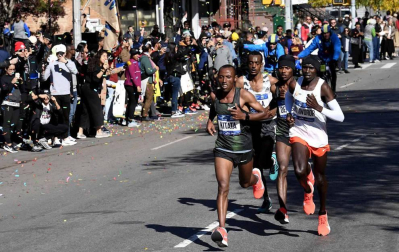 La atleta keniana Mary Keitany ganó este domingo por cuarta vez el maratón de Nueva York, donde había encadenado tres victorias seguidas entre 2014 y 2016, mientras que en hombres el etíope Lelisa Desisa se estrenó como campeón.