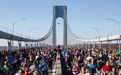 La atleta keniana Mary Keitany ganó este domingo por cuarta vez el maratón de Nueva York, donde había encadenado tres victorias seguidas entre 2014 y 2016, mientras que en hombres el etíope Lelisa Desisa se estrenó como campeón.