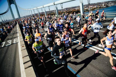 La atleta keniana Mary Keitany ganó este domingo por cuarta vez el maratón de Nueva York, donde había encadenado tres victorias seguidas entre 2014 y 2016, mientras que en hombres el etíope Lelisa Desisa se estrenó como campeón.