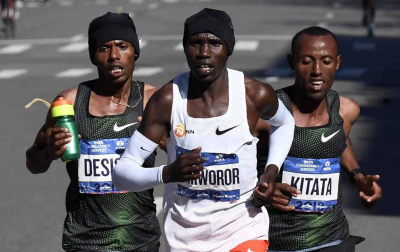 La atleta keniana Mary Keitany ganó este domingo por cuarta vez el maratón de Nueva York, donde había encadenado tres victorias seguidas entre 2014 y 2016, mientras que en hombres el etíope Lelisa Desisa se estrenó como campeón.