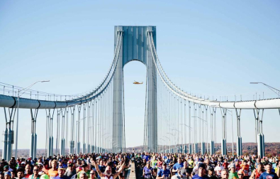 La atleta keniana Mary Keitany ganó este domingo por cuarta vez el maratón de Nueva York, donde había encadenado tres victorias seguidas entre 2014 y 2016, mientras que en hombres el etíope Lelisa Desisa se estrenó como campeón.