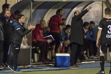 Los dos continúan en la parte baja de la clasificación tras el reparto de puntos en Merkatondoa