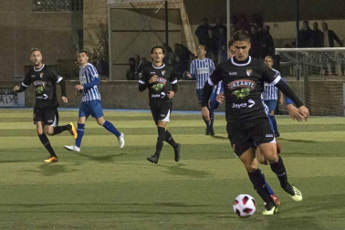 Los dos continúan en la parte baja de la clasificación tras el reparto de puntos en Merkatondoa