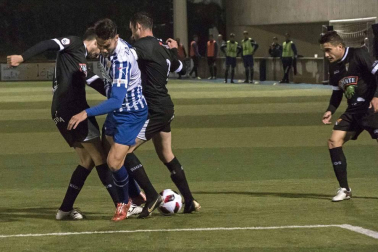 Los dos continúan en la parte baja de la clasificación tras el reparto de puntos en Merkatondoa