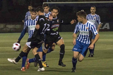 Los dos continúan en la parte baja de la clasificación tras el reparto de puntos en Merkatondoa