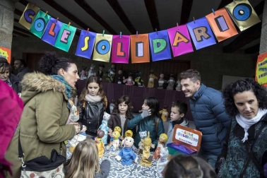 Urroz celebra su feria de artesanía y ganado.