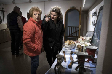 Urroz celebra su feria de artesanía y ganado.