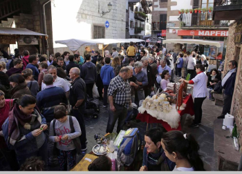 Cientos de puestos de venta, una exposición de maquinaria agrícola y la elegancia de una ganadería.