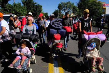 Así es la denominada 'carava migrante'. Miles de emigrantes centroamericanos huyen de la violencia de sus países hacia la frontera con Estados Unidos.