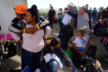 Así es la denominada 'carava migrante'. Miles de emigrantes centroamericanos huyen de la violencia de sus países hacia la frontera con Estados Unidos.