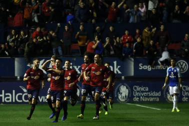 Imágenes del partido disputado en El Sadar entre Osasuna y Tenerife el 17 de noviembre de 2018.