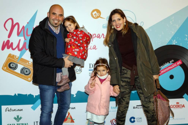 Por segundo año consecutivo, Minimusic organizó un concierto didáctico de la mano de Brandok y Diario de Navarra. Un evento para compartir en familia que bajo el título 'Descubriendo el Pop Español' encandiló con temas de grupos tan emblemáticos como Radio Futura, Loquillo y los Trogloditas, Hombres G, Nacha Pop o el Último de la Fila. El grupo La Poptelera fue el encargado de subir al escenario y hacer vibrar con su música a los espectadores.