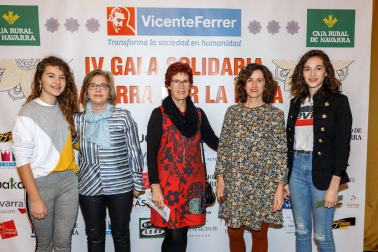La presidenta de la Fundación Vicente Ferrer, Anna Ferrer, presidió el 16 de noviembre la IV Gala Solidaria por la India, que recaudó fondos para la atención de 72 niños con discapacidad intelectual en la aldea de Uravakonda (Anantapur, sur de la India). La gala tuvo lugar en el hotel Tres Reyes de Pamplona y estuvo dirigida por los periodistas Amaia Madinabeitia y Roberto Cámara. La Fundación Vicente Ferrer está a las puertas de celebrar su 50 aniversario.