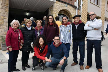 El sábado 17 de noviembre, a las doce del mediodía, se lanzó el cohete anunciador de las fiestas de la Virgen de la Peña de Fustiñana desde el balcón de la Casa de la Villa. Al acto acudieron cuadrillas y familias, que disfrutaron del ambiente festivo y de la posterior ronda por las calles de la localidad de la mano de la charanga local. La programación festiva se prolongó hasta el martes 20 de noviembre.