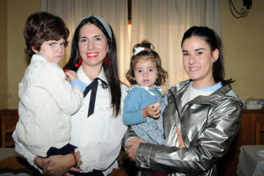 Los arguedanos celebraron el 16 y 17 de noviembre sus Fiestas de Invierno. Uno de los actos más exitosos fue el concurso de migas y postres, al que siguió una comida popular que se celebró en el Casino. Tras el evento gastronómico las cuadrillas disfrutaron con una sesión de música con DJ.