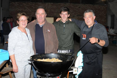 Los arguedanos celebraron el 16 y 17 de noviembre sus Fiestas de Invierno. Uno de los actos más exitosos fue el concurso de migas y postres, al que siguió una comida popular que se celebró en el Casino. Tras el evento gastronómico las cuadrillas disfrutaron con una sesión de música con DJ.