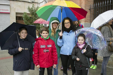 El popular cross 'Vuelta al plantío' de San Adrián celebró el domingo 18 de noviembre su edición número doce. El evento deportivo, que tuvo salida y meta en el ayuntamiento local, contó con pruebas para todas las categorías y el aliciente de poder colaborar con el Banco de Alimentos.
