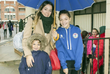 El popular cross 'Vuelta al plantío' de San Adrián celebró el domingo 18 de noviembre su edición número doce. El evento deportivo, que tuvo salida y meta en el ayuntamiento local, contó con pruebas para todas las categorías y el aliciente de poder colaborar con el Banco de Alimentos.