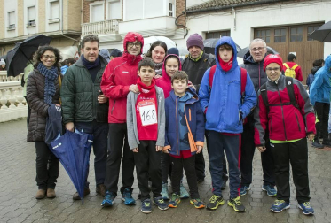 El popular cross 'Vuelta al plantío' de San Adrián celebró el domingo 18 de noviembre su edición número doce. El evento deportivo, que tuvo salida y meta en el ayuntamiento local, contó con pruebas para todas las categorías y el aliciente de poder colaborar con el Banco de Alimentos.