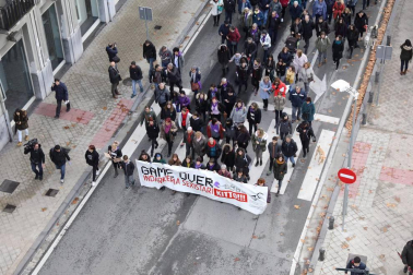 Con motivo del Día contra la violencia de género se ha organizado en Pamplona una manifestación para protestar contra la violencia machista.