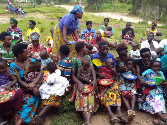 Trece viajeros, nueve de ellos navarros, viajaron al distrito ruandés de Gankeke para conocer el trabajo de la ONGD Medicus Mundi en este pequeño país africano, y el histórico hospital de Nemba