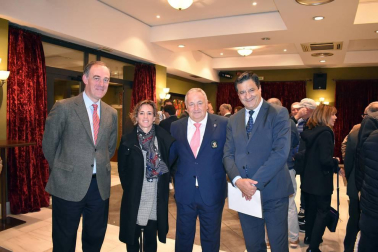 Uno de los salones del Palacio Castillo de Gorraiz fue el escenario en el que tuvo lugar la XX Gala del Golf Navarro, donde la Federación Navarra de este deporte premió a los mejores jugadores y jugadoras del año 2018.