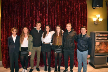 Uno de los salones del Palacio Castillo de Gorraiz fue el escenario en el que tuvo lugar la XX Gala del Golf Navarro, donde la Federación Navarra de este deporte premió a los mejores jugadores y jugadoras del año 2018.
