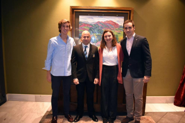 Uno de los salones del Palacio Castillo de Gorraiz fue el escenario en el que tuvo lugar la XX Gala del Golf Navarro, donde la Federación Navarra de este deporte premió a los mejores jugadores y jugadoras del año 2018.